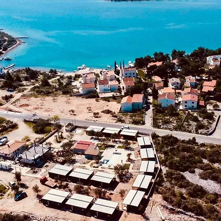 Mobile Homes Tina Holiday home Pirovac